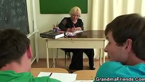 Grandma three-way fucky-fucky in the classroom